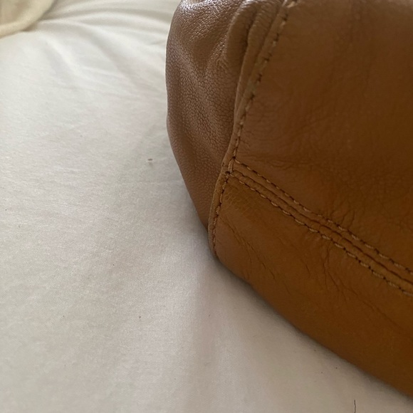 Beautiful Hobo Crossbody Michael kors Bag - Picture 4 of 6